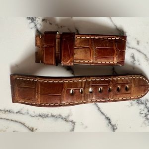 Panerai honey brown alligator watch strap. Fits Luminor 44mm.